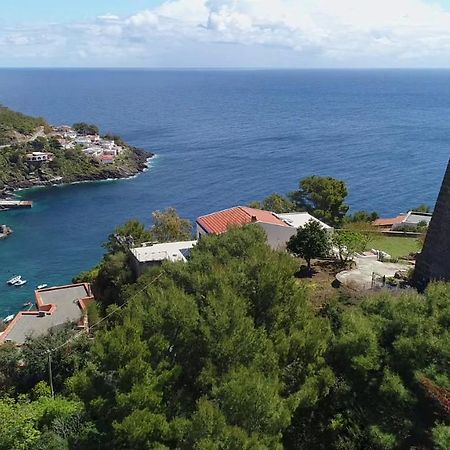 Готель Sotto La Torre E Sopra Il Porticciolo Isola di Ustica Екстер'єр фото